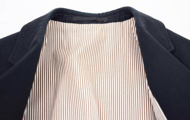 Lüks erkek kıyafetleri ve farklı malzemeler.