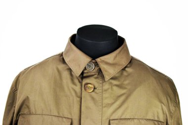 Lüks erkek kıyafetleri ve farklı malzemeler.