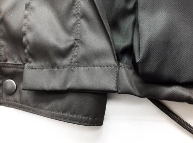 Lüks erkek kıyafetleri ve farklı malzemeler.