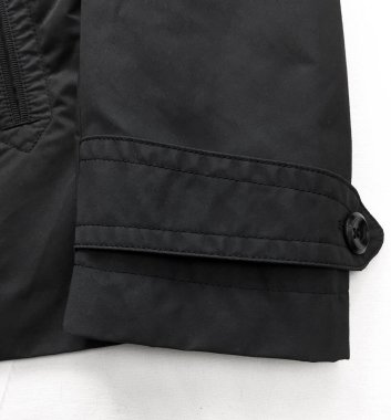 Lüks erkek kıyafetleri ve farklı malzemeler.