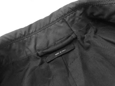 Lüks erkek kıyafetleri ve farklı malzemeler.