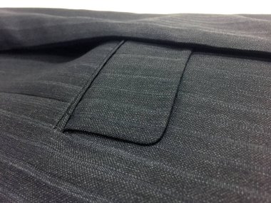 Lüks erkek kıyafetleri ve farklı malzemeler.