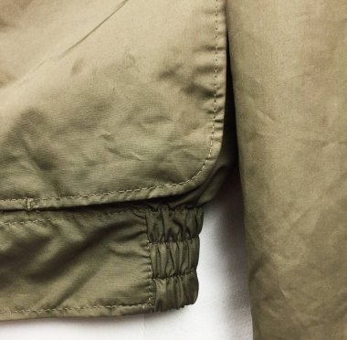 Lüks erkek kıyafetleri ve farklı malzemeler.