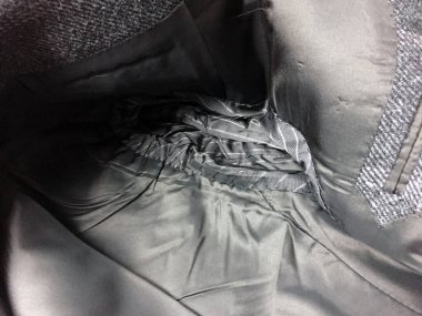 Lüks erkek kıyafetleri ve farklı malzemeler.