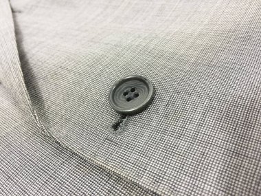 Lüks erkek kıyafetleri ve farklı malzemeler.