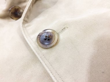 Lüks erkek kıyafetleri ve farklı malzemeler.