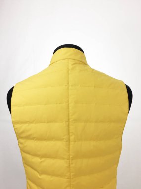 Lüks erkek kıyafetleri ve farklı malzemeler.