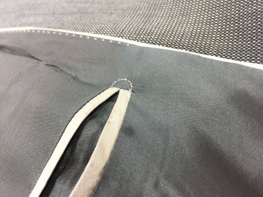 Lüks erkek kıyafetleri ve farklı malzemeler.