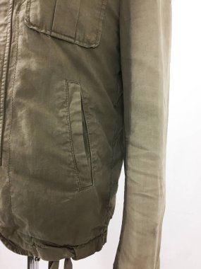 Lüks erkek kıyafetleri ve farklı malzemeler.