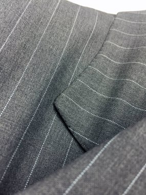 Lüks erkek kıyafetleri ve farklı malzemeler.