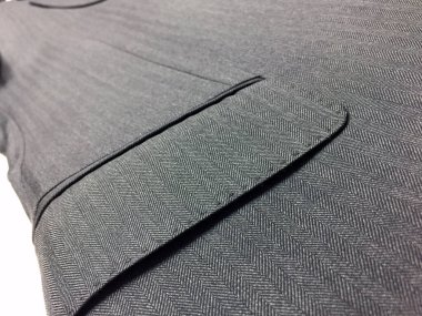 Lüks erkek kıyafetleri ve farklı malzemeler.