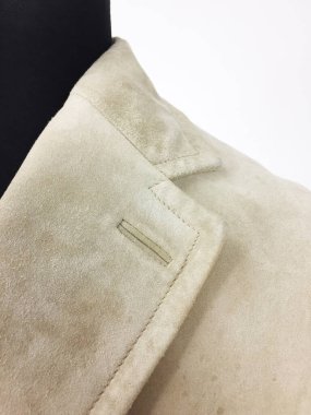 Lüks erkek kıyafetleri ve farklı malzemeler.