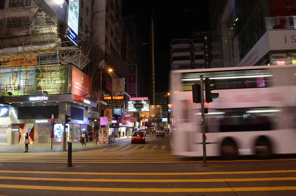 Νυχτερινή Κυκλοφορία Στο Χονγκ Κονγκ — Φωτογραφία Αρχείου