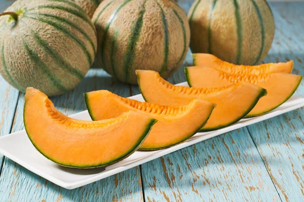 Scheiben Geschnittene Japanische Melone Honigmelone Oder Cantaloupe Melone Einem Keramikteller — Stockfoto