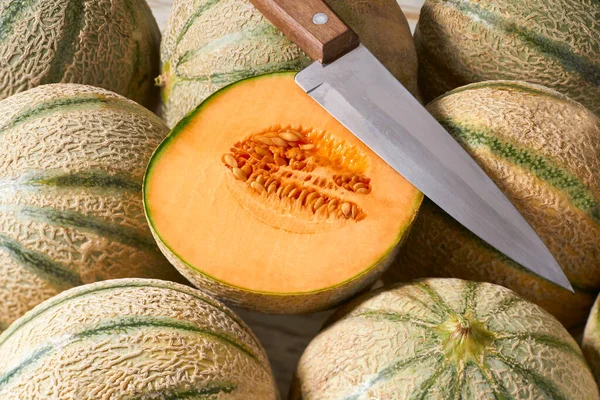 Vollständige Und Scheiben Geschnittene Kantaloupe Honigmelone Oder Kantaloupe Melone Und — Stockfoto