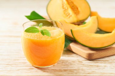 Kavun suyu cam ahşap tablo.