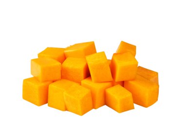 Beyaz bir arka planda taze kesilmiş balkabağı. Balkabağı dilimleri..