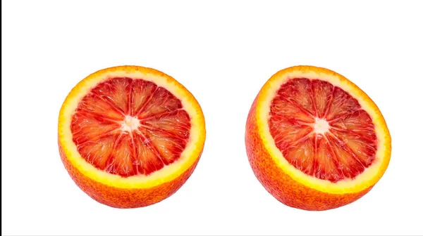 Mitades Naranjas Rojas Sanguinolentas Aisladas Sobre Fondo Blanco Con Camino —  Fotos de Stock
