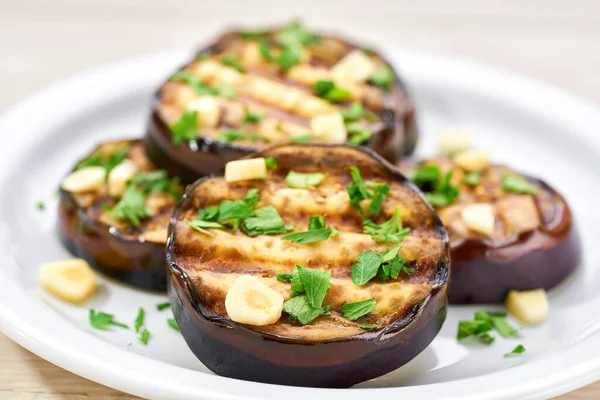 Close Fried Eggplant Parsley Garlic Selective Focus — 스톡 사진