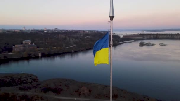 Ukrajinská Vlajka Větru Modrá Žlutá Vlajka Městě Zaporozhye Khortytsya Ukrajinská — Stock video
