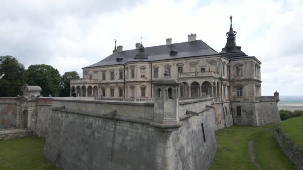 Vieux Château. Château de Pidhirtsi, région de Lviv, Ukraine. Beau château médiéval. — Video