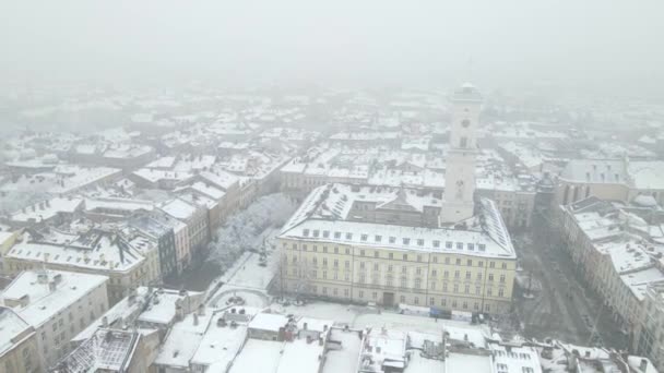 Vista aérea del casco antiguo de Lviv en invierno — Vídeos de Stock