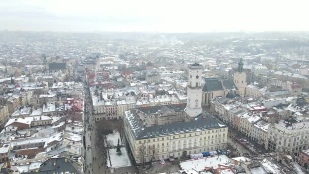 Kışın eski Lviv kasabasının havadan görünüşü — Stok video