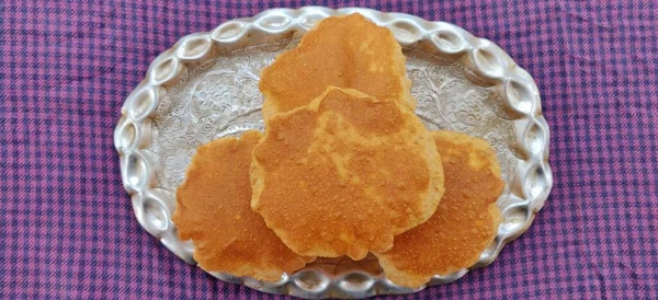 India Tradisional Makanan Puri Atau Poori Goreng Roti Blur Bokeh — Stok Foto