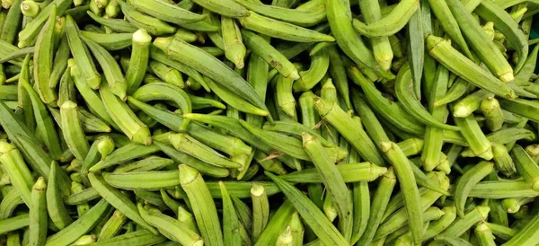 Verse Groene Okra Marktkraam — Stockfoto