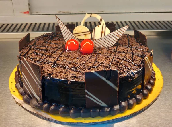 Torta Cioccolato Con Panna Bacche — Foto Stock