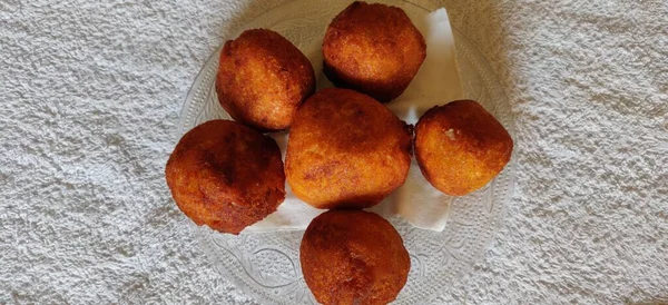 Chuletas Caseras Jugosas Carne Res Cerdo Pollo Sobre Fondo Blanco —  Fotos de Stock