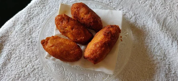 Saftige Hausgemachte Schnitzel Rind Schwein Huhn Auf Weißem Hintergrund Die — Stockfoto