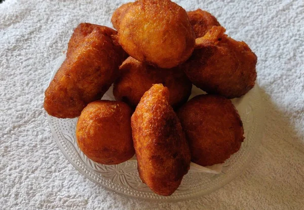 Saftige Hausgemachte Schnitzel Rind Schwein Huhn Auf Weißem Hintergrund Die — Stockfoto