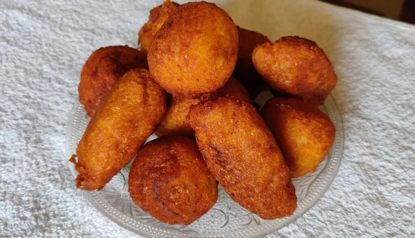 Saftige Hausgemachte Schnitzel Rind Schwein Huhn Auf Weißem Hintergrund Die — Stockfoto