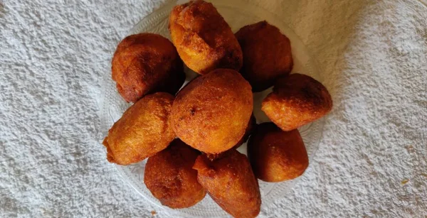 Chuletas Caseras Jugosas Carne Res Cerdo Pollo Sobre Fondo Blanco —  Fotos de Stock