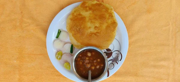 Chole Bhature Chick Pea Curry Fried Puri Served Crockery White — Stock Photo, Image