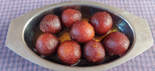 Sweet Gulab Jamun Disajikan Dalam Mangkuk — Stok Foto
