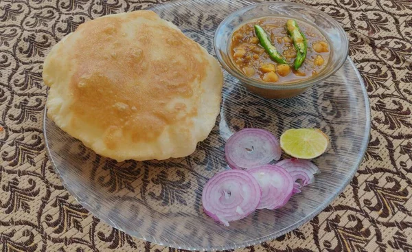 Chole Bhature Chick Erwt Curry Fried Puri Geserveerd Servies Witte — Stockfoto