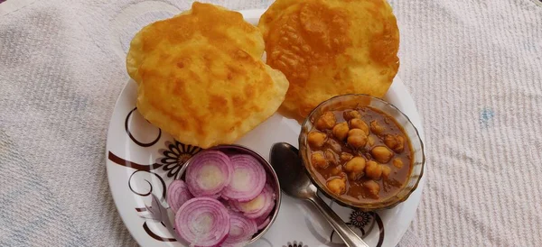 Chole Bhatura Adalah Hidangan Umum India Utara Chole Dengan Puri — Stok Foto