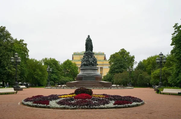 Matin Sombre Automne Sur Nevsky Prospekt Monument Catherine — Photo