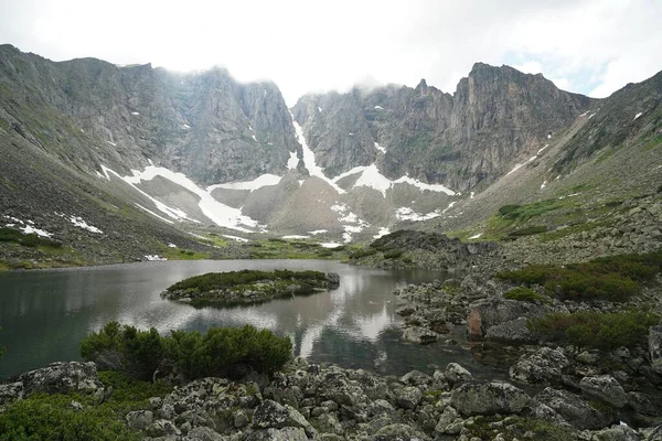 Randonnée Estivale Fascinante Bouriatie Lac Montagne — Photo