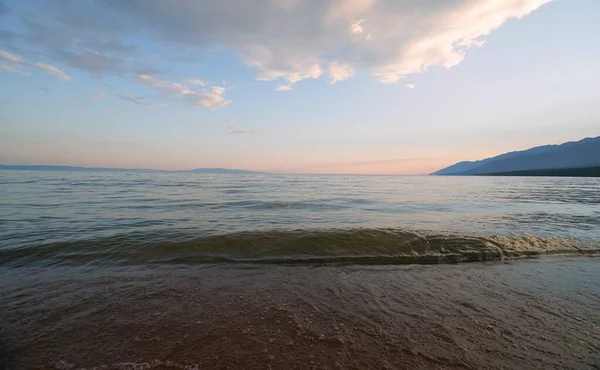 Pemandangan Musim Panas Pagi Pantai Baikal Dekat Semenanjung Svyatoy Nos — Stok Foto