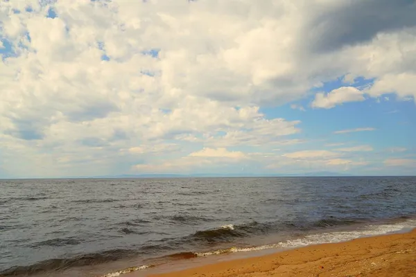 Paesaggio Estivo Mattina Sulla Riva Baikal Vicino Alla Penisola Svyatoy — Foto Stock