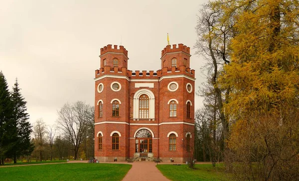 Uma Manhã Chuvosa Outubro Passeio Parque Alexander Tsarskoe Selo Pavilhão — Fotografia de Stock