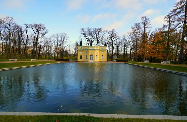 Осеннее Утро Прогулка Екатерининском Парке Царском Селе — стоковое фото