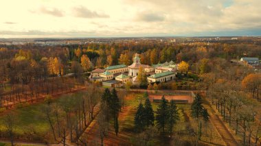 Tsarskoe Selo 'daki Alexander Park' ta yürü, Cross Bridge, Çin Köyü ve Çin Köprüsü
