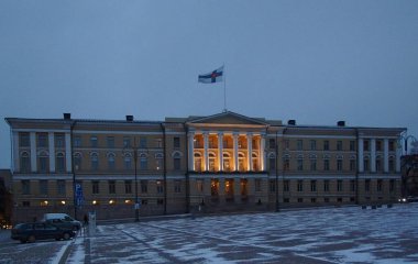 Şehir merkezindeki binaların cephelerinin mimari tasarımının bir parçası.