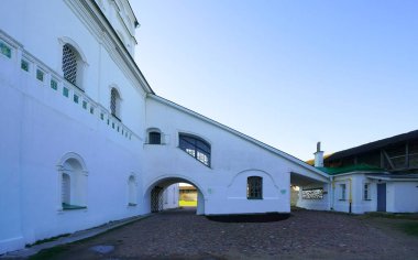 Trinity Katedrali, Tarih ve Mimarlık Anıtı