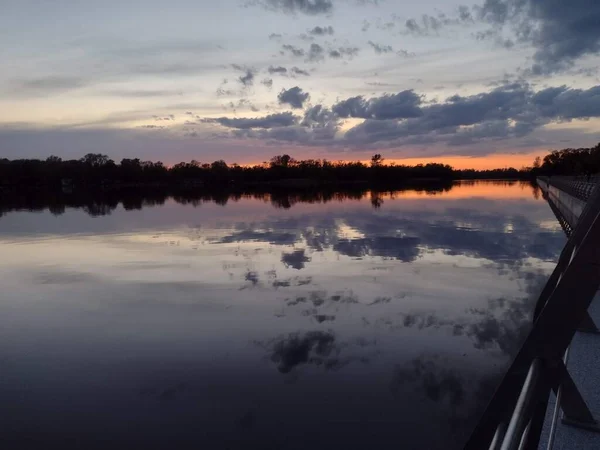 Самая Красивая Река Украины Днепр Закат Над Днепром Облака Отражаются — стоковое фото