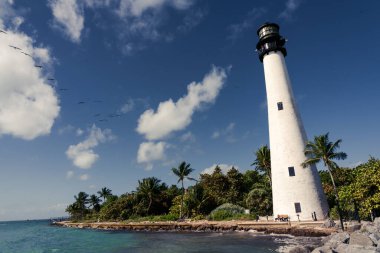 Sahil Florida Deniz Feneri. Cape Florida Deniz Feneri, Key Biscayne, Miami, Florida, ABD. Ön görünüm.